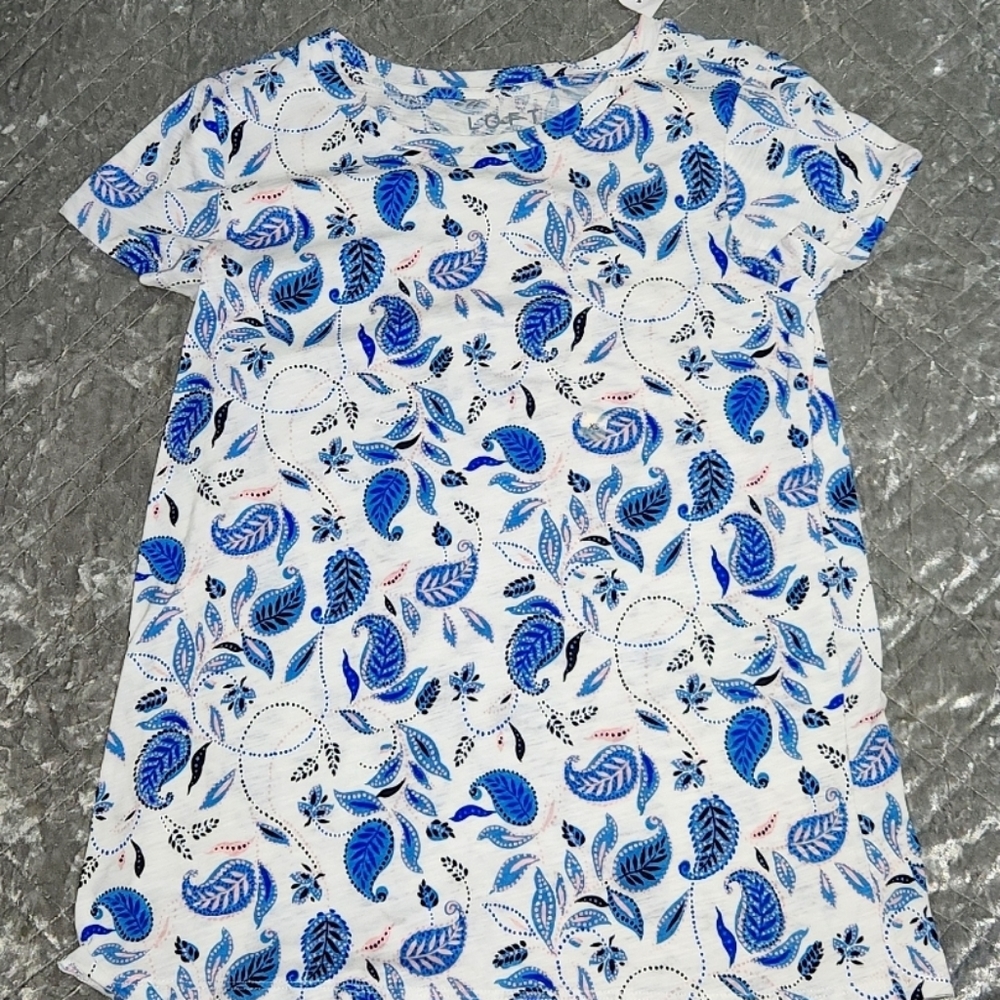 BNWT LOFT Paisley Blue, Pink and White Vintage Soft Short Sleeve Top.